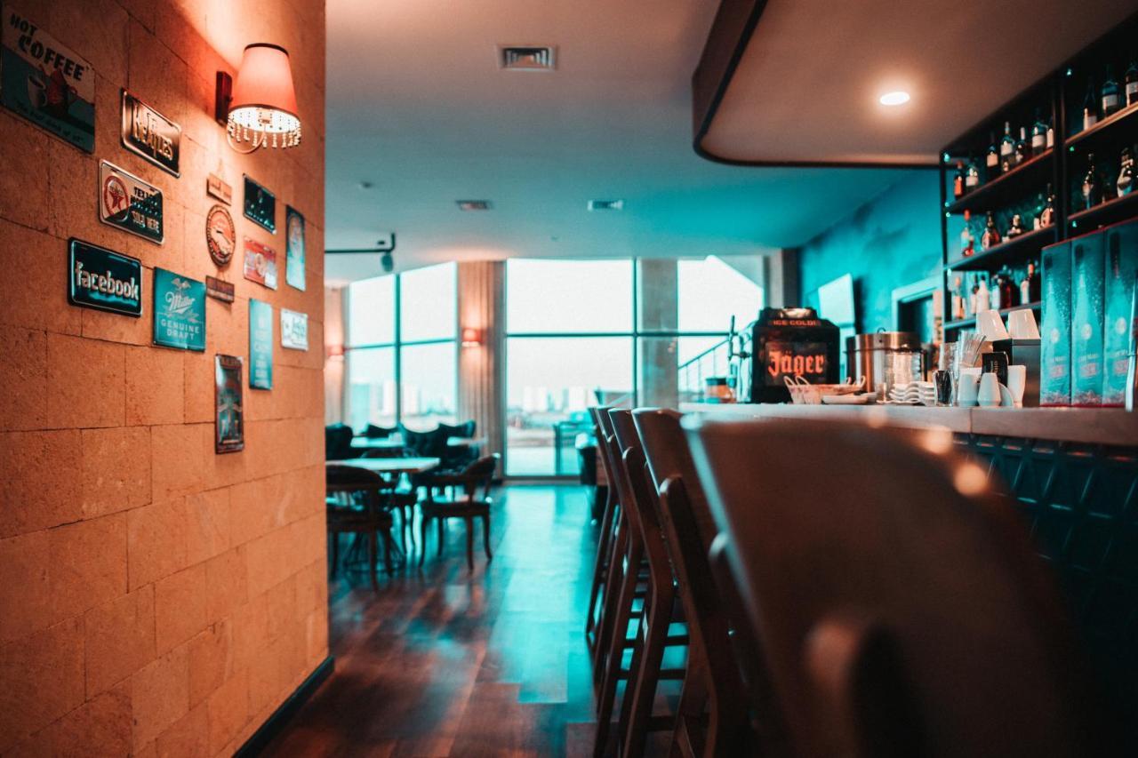 Edelweiss A Block Hotel Residence Trikomo エクステリア 写真